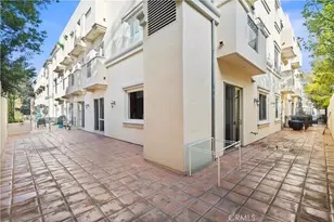 143 N Arnaz Dr, Beverly Hills, CA 90211 - Photo 21