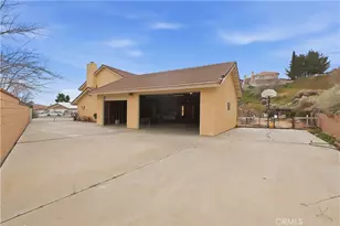 17850 Portside Ln, Victorville, CA 92395 - Photo 27
