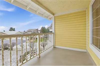 17850 Portside Ln, Victorville, CA 92395 - Photo 23