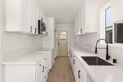 531 W 107th, Los Angeles, CA 90044 - Photo 11