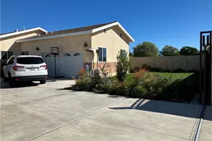 17548 Court St, Fontana, CA 92336 - Photo 5