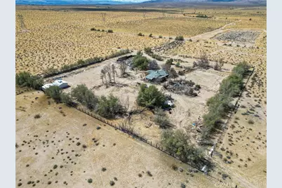 45200 Camelot Drive, Yermo, CA 92398 - Photo 9