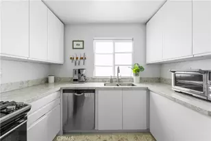 392 S Marengo, Pasadena, CA 91101 - Photo 1