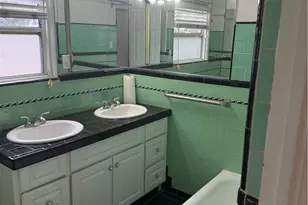 1437 Greenfield Ave, Los Angeles, CA 90025 - Photo 11