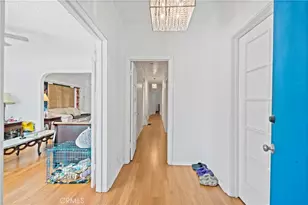 1637 W 37th St, Los Angeles, CA 90018 - Photo 5