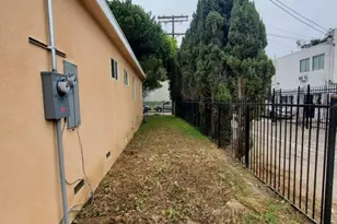 3765 Globe, Los Angeles, CA 90066 - Photo 41