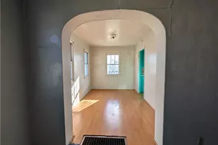 10958 S Budlong, Los Angeles, CA 90044 - Photo 5