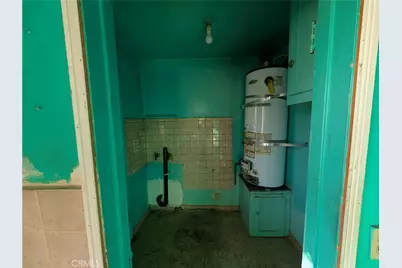 10958 S Budlong, Los Angeles, CA 90044 - Photo 9