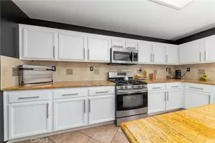 14395 Quail Ct, Fontana, CA 92336 - Photo 17