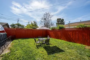 672 E 112th St, Los Angeles, CA 90059 - Photo 21