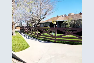 45428 13th, Lancaster, CA 93534 - Photo 3