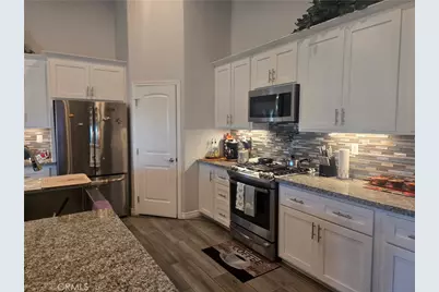 10438 7th, Hesperia, CA 92345 - Photo 7