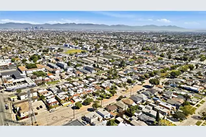 832 W 98th, Los Angeles, CA 90044 - Photo 25