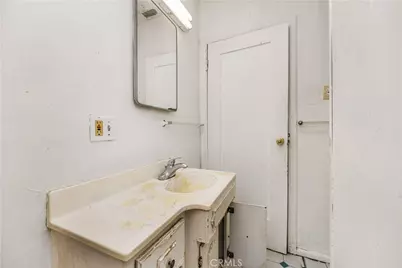 2514 Exposition, Los Angeles, CA 90018 - Photo 19