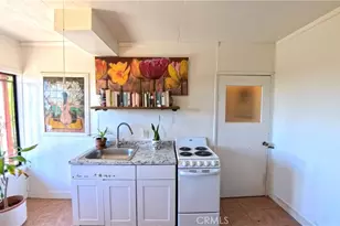 641 Sunnyhill Dr, Los Angeles, CA 90065 - Photo 17