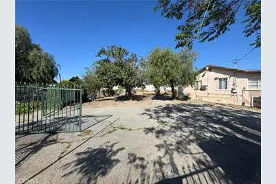 8464 Cypress Avenue, Fontana, CA 92335 - Photo 3