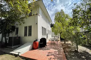1195 N Chester Ave, Pasadena, CA 91104 - Photo 9