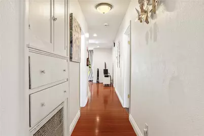 2389 Mayfield Avenue, Montrose, CA 91020 - Photo 11