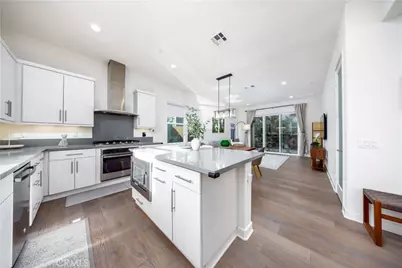 109 Newall, Irvine, CA 92618 - Photo 11