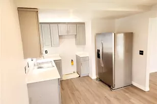 323 W 47th, Los Angeles, CA 90037 - Photo 5