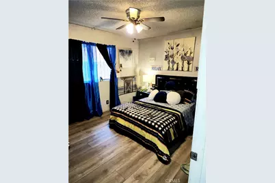 323 W 47th, Los Angeles, CA 90037 - Photo 17