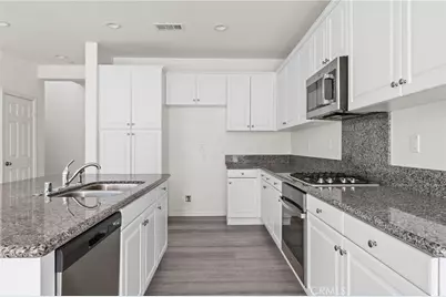 16391 Globetrotter, Chino, CA 91708 - Photo 5