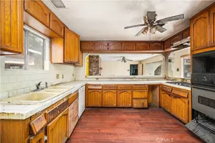 1405 S Center Ave, Compton, CA 90220 - Photo 5