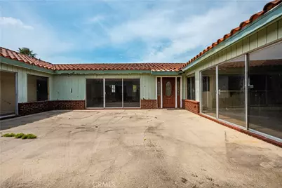 1405 S Center Avenue, Compton, CA 90220 - Photo 3