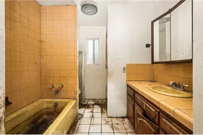 1405 S Center Avenue, Compton, CA 90220 - Photo 13