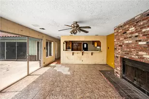 1405 S Center Ave, Compton, CA 90220 - Photo 7