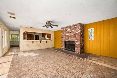 1405 S Center Avenue, Compton, CA 90220 - Photo 7