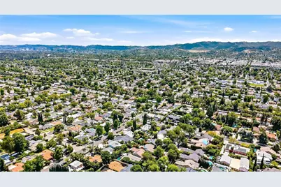 6233 Zelzah, Encino, CA 91316 - Photo 33