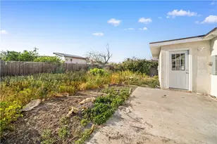 8646 Tamarind Ave, Fontana, CA 92335 - Photo 23
