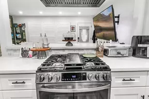 6502 Dos Rios Rd, Downey, CA 90240 - Photo 13