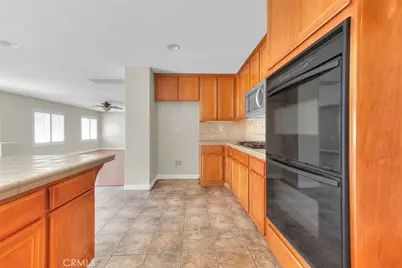 16865 Cascades Place, Fontana, CA 92336 - Photo 17