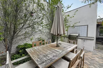 1029 Keniston Avenue, Los Angeles, CA 90019 - Photo 5