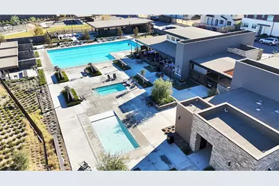 15946 Caterpillar, Fontana, CA 92336 - Photo 29