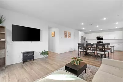 15946 Caterpillar, Fontana, CA 92336 - Photo 3