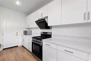 15946 Caterpillar, Fontana, CA 92336 - Photo 5