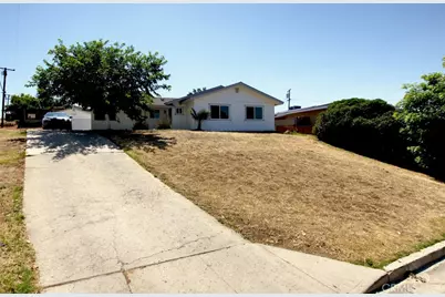 2425 Castle Drive, Bakersfield, CA 93306 - Photo 3