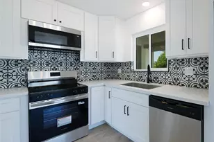 2425 Castle Dr, Bakersfield, CA 93306 - Photo 7