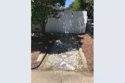 301 W 6th Street, Gilroy, CA 95020 - Photo 21