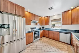 3170 E Green St, Pasadena, CA 91107 - Photo 9