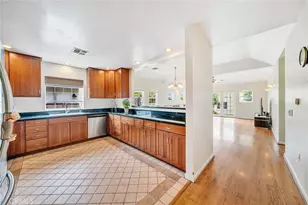 3170 E Green St, Pasadena, CA 91107 - Photo 7