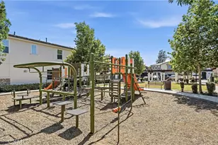 1430 Girona Dr, Pomona, CA 91766 - Photo 27