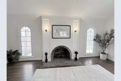 933 S Mullen Avenue, Los Angeles, CA 90019 - Photo 11