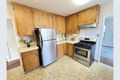 933 S Mullen Avenue, Los Angeles, CA 90019 - Photo 23