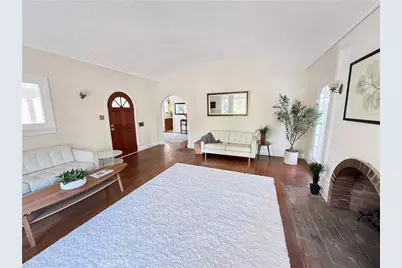933 S Mullen Avenue, Los Angeles, CA 90019 - Photo 15