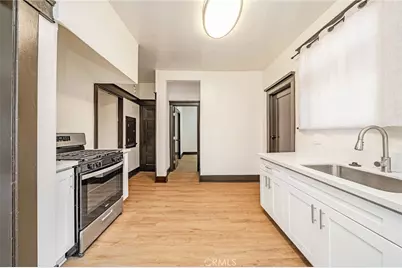 1254 S Manhattan, Los Angeles, CA 90019 - Photo 21