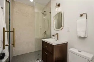 3803 Monteith Dr, Los Angeles, CA 90043 - Photo 19